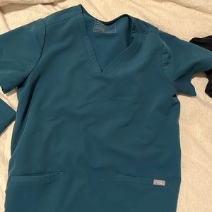 Small Figs Carribean blue scrub top